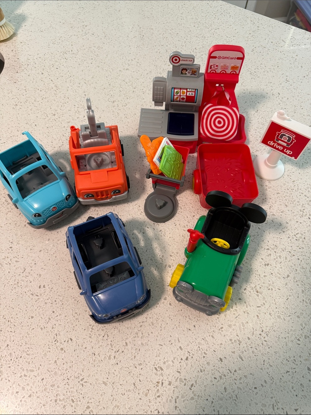 Kids Toy Vehicle Playset with Red Drive-Thru Station and Multi-Colored Cars